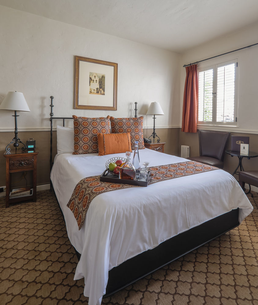 Cypress Inn Carmel-by-the-Sea ภายนอก รูปภาพ