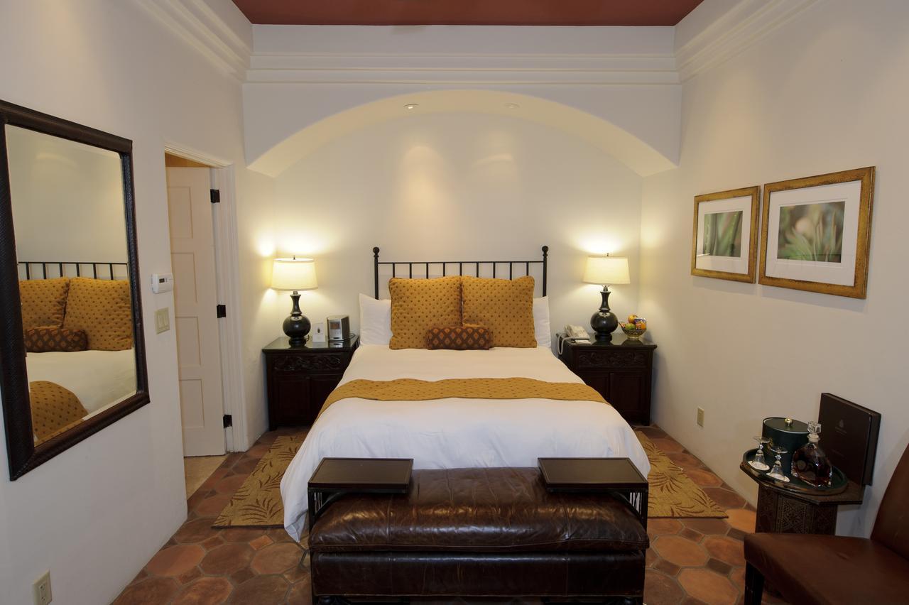 Cypress Inn Carmel-by-the-Sea ภายนอก รูปภาพ