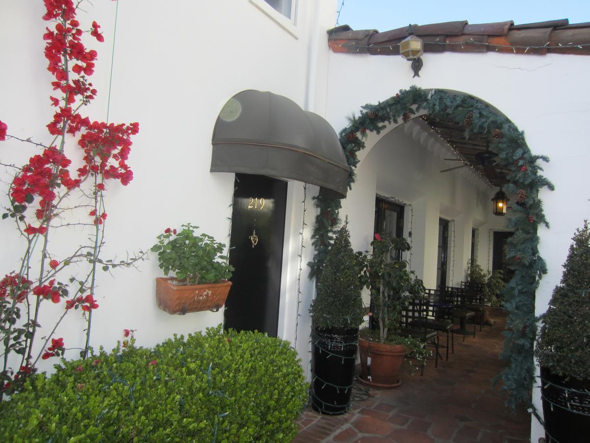 Cypress Inn Carmel-by-the-Sea ภายนอก รูปภาพ