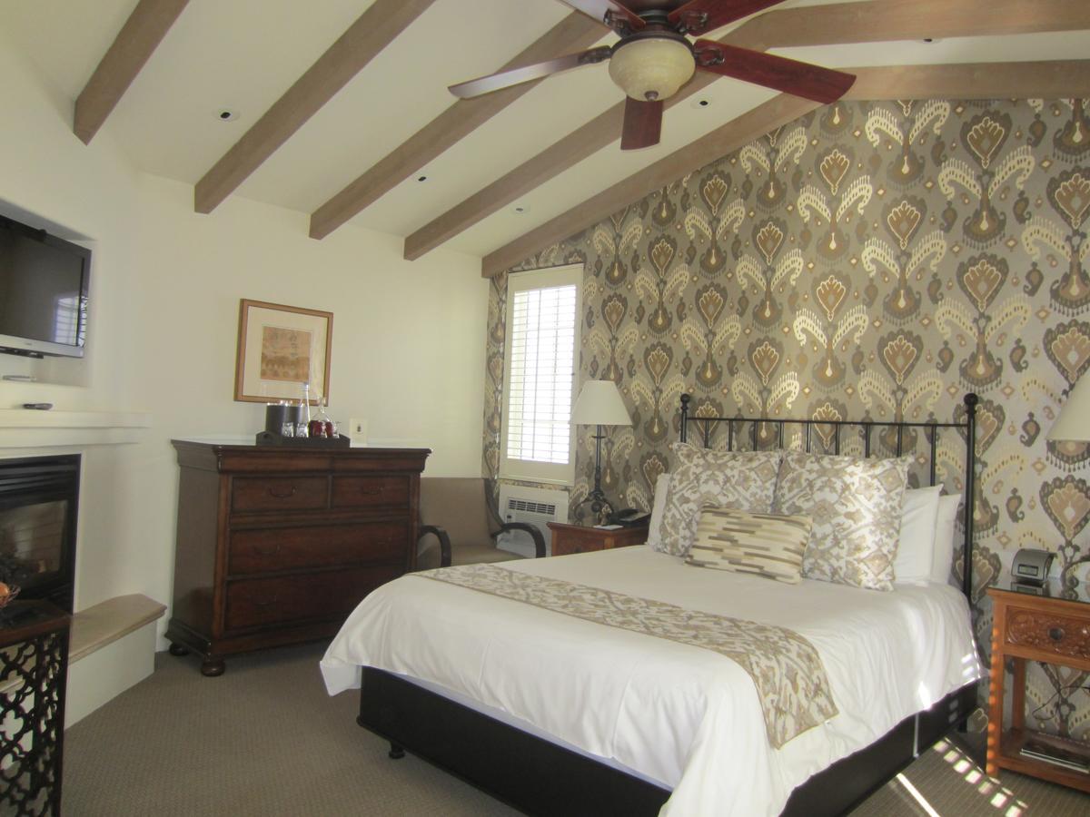 Cypress Inn Carmel-by-the-Sea ภายนอก รูปภาพ