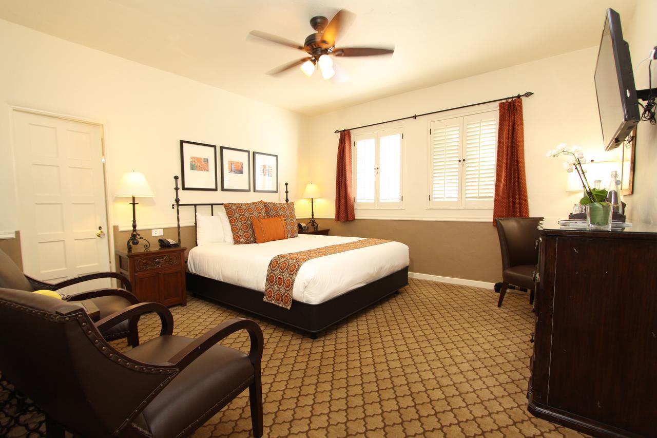 Cypress Inn Carmel-by-the-Sea ภายนอก รูปภาพ