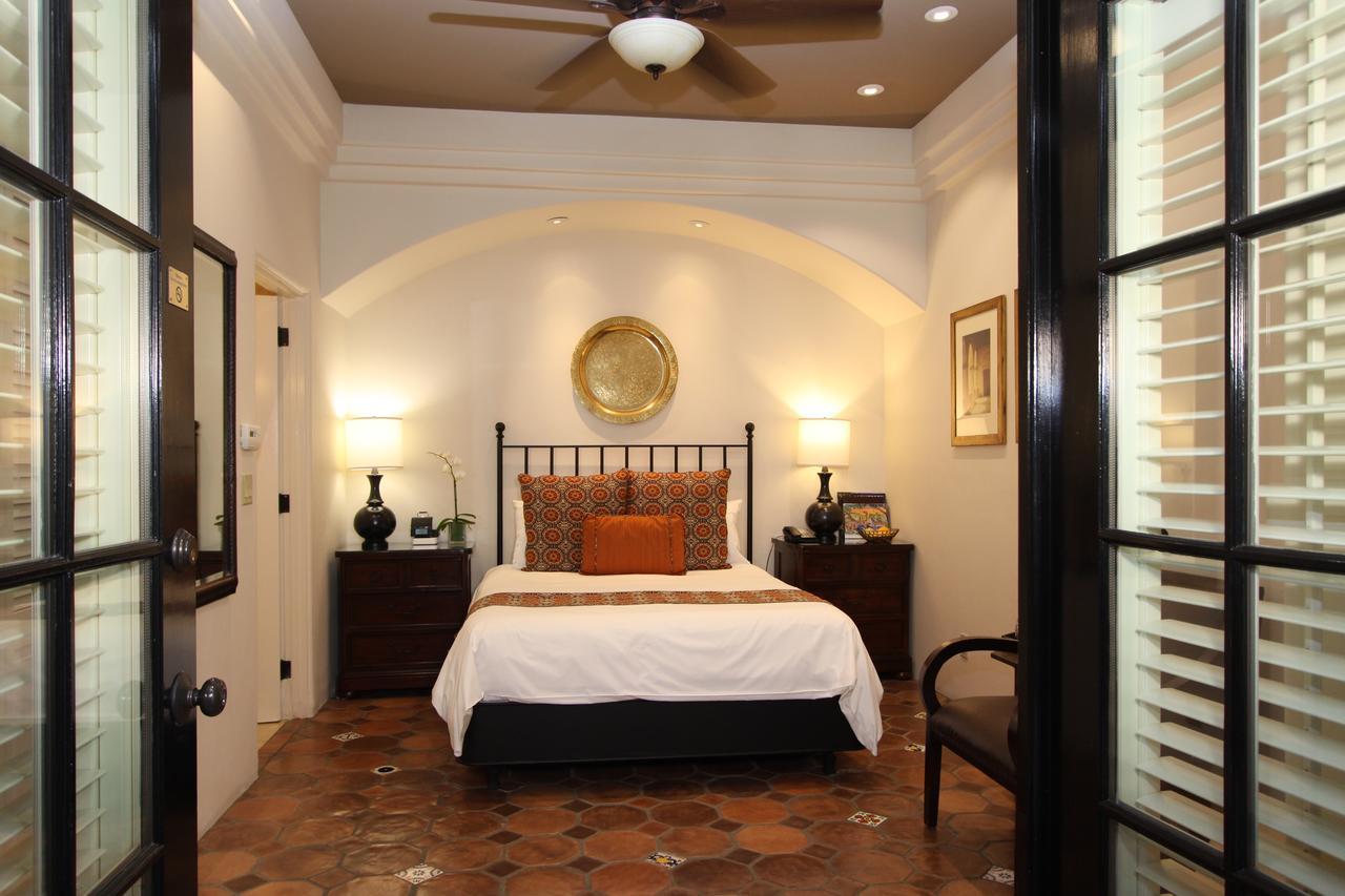 Cypress Inn Carmel-by-the-Sea ภายนอก รูปภาพ