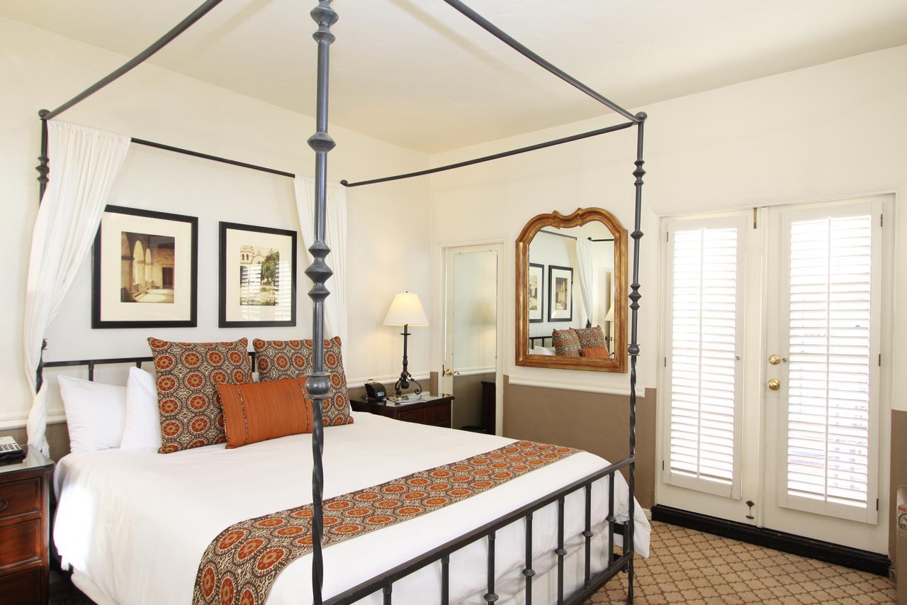 Cypress Inn Carmel-by-the-Sea ภายนอก รูปภาพ