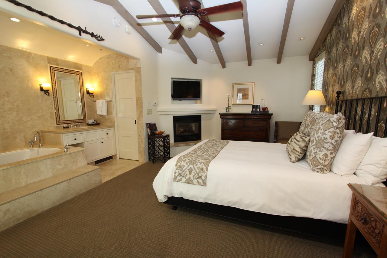Cypress Inn Carmel-by-the-Sea ภายนอก รูปภาพ