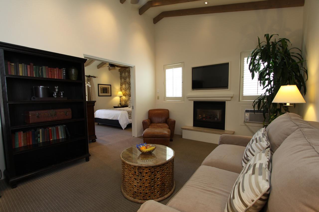 Cypress Inn Carmel-by-the-Sea ภายนอก รูปภาพ